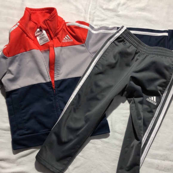 Adidas 2 Piece Jacket and Pants 3T - Picture 5 of 8